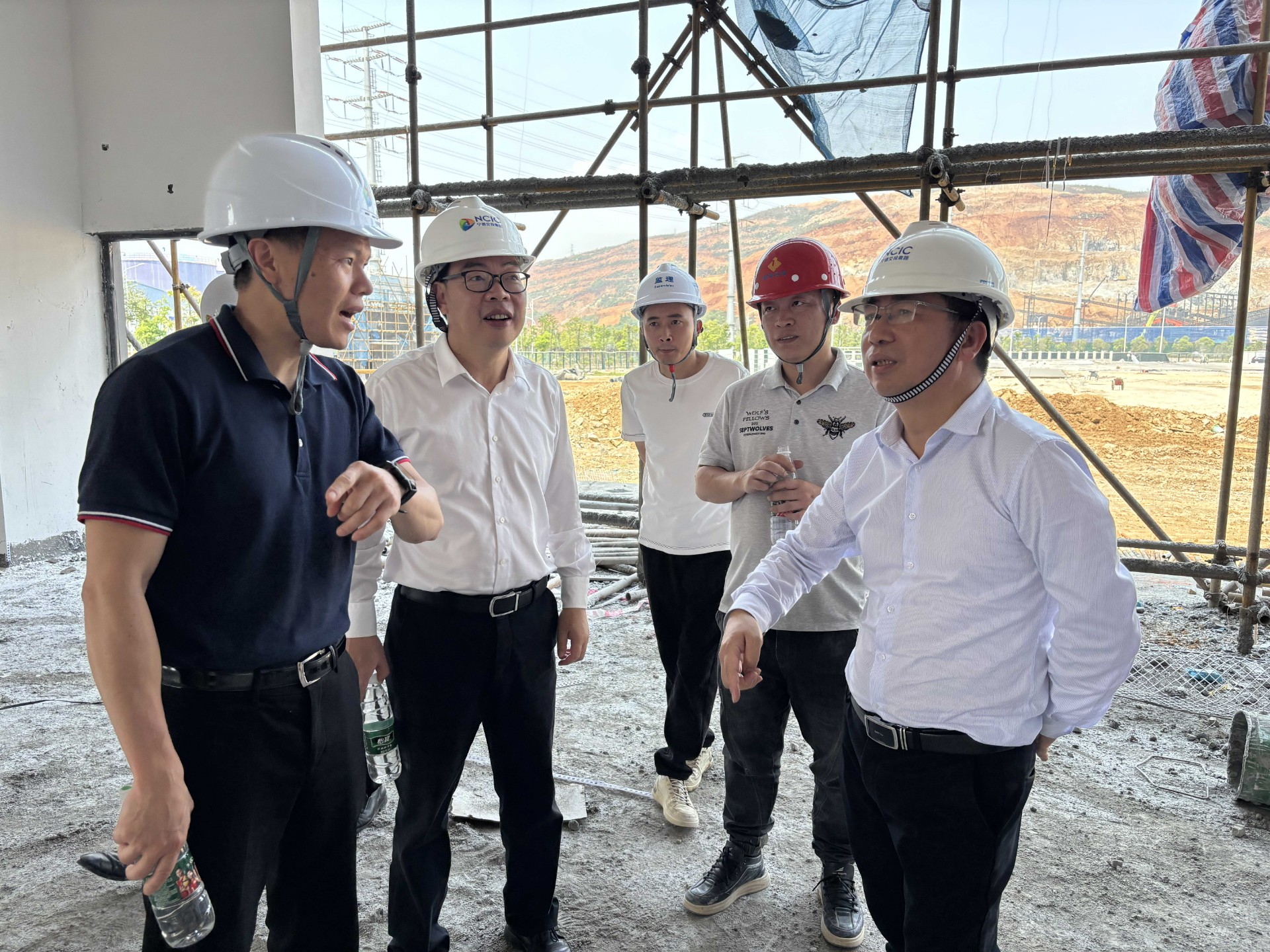市交投集團領(lǐng)導(dǎo)深入市交投項目開展五一節(jié)前安全檢查，賴海瀾拍攝2_new.jpg